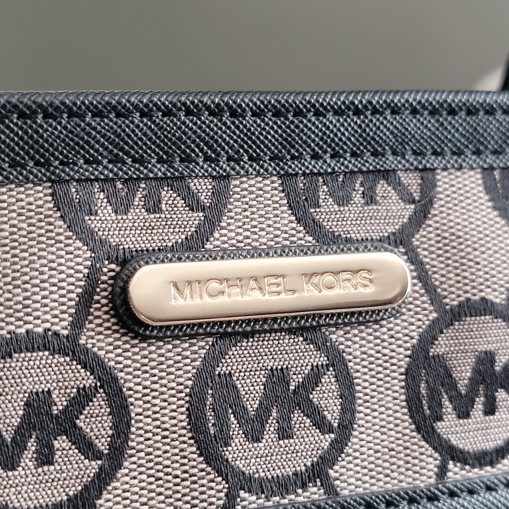 Michael Kors Signature Canvas Black Crossgrain Leather Jacquard Crossbody Bag - Picture 5 of 16